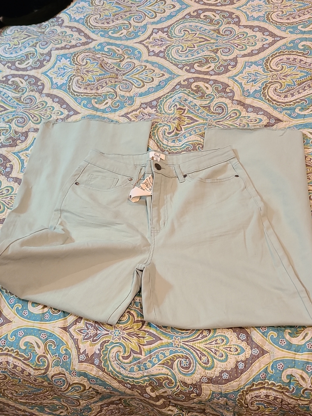 Easel Straight-Leg Cropped Jeans in Light Sage